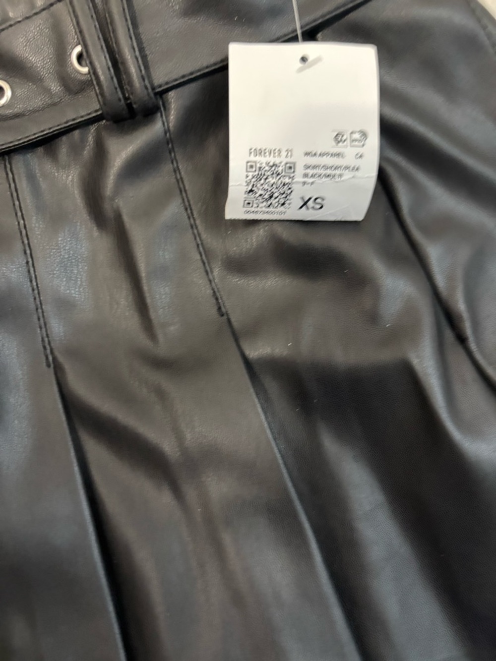Hello Kitty & Friends Faux Leather Pleated Black Mini Skirt New nwt Size x Small - Picture 4 of 7